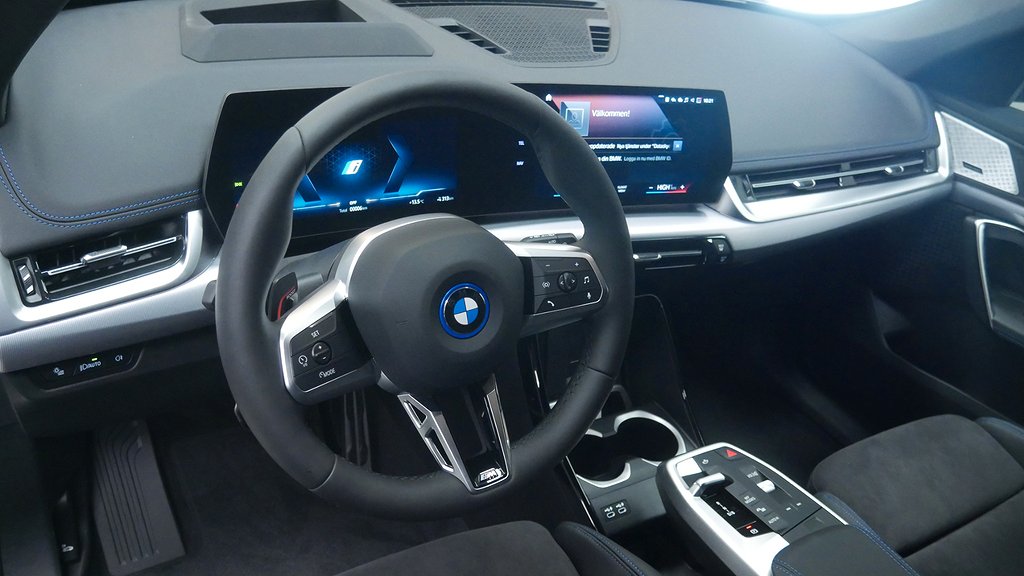 BMW iX1 xDrive 30/M-Sport/Innovation/Adaptiv farth/Drag/HK/