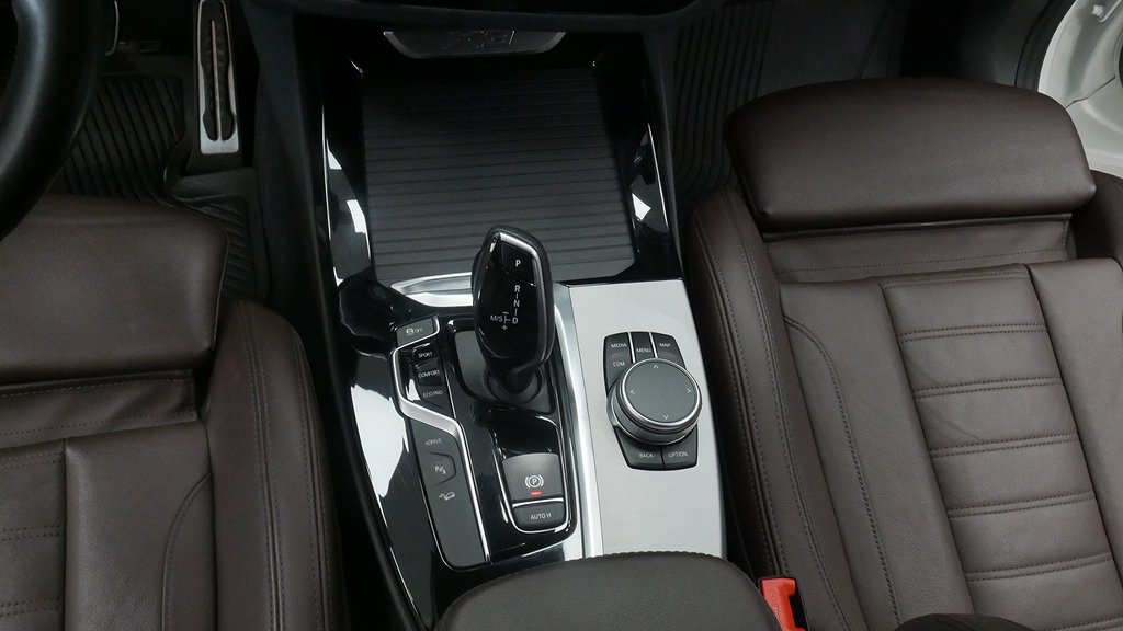 BMW X3 xDrive30e/ M Sport/ Innovation/ panorama/ NU 6,45%